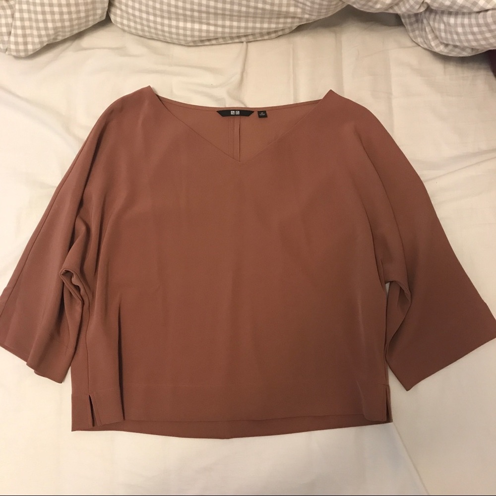 Brown Uniqlo v-neck drape 3/4 sleeve blouse
